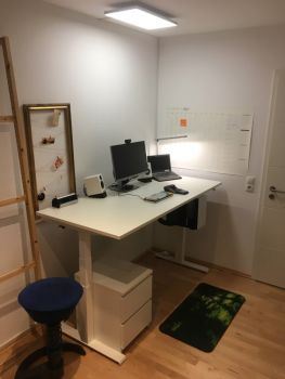Alter Arbeitsplatz im Stehen