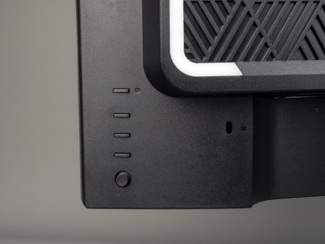 Drei Funktionstasten, Soft-off-Taste und Fünf-Wege-Joystick bilden die Bedieneinheit