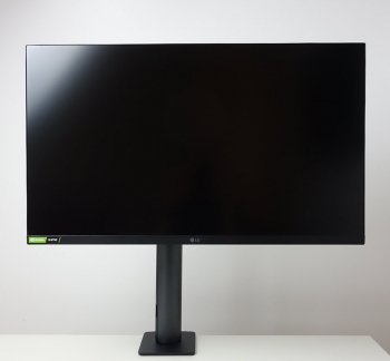 26,7 cm hoch steht das Display in der höchsten Position