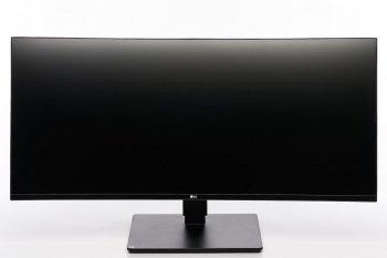 LG 35BN77C-B Ansicht vorn in der niedrigsten Stellung