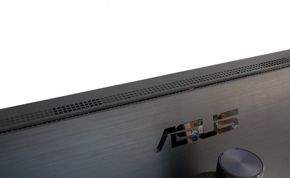 Rückseite des ASUS PA32UCG mit den Lüftungsschlitzen
