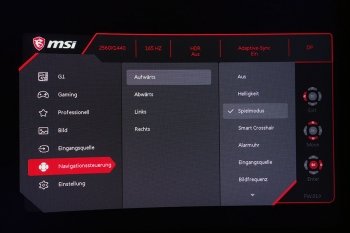OSD Navigationssteuerung: Vier Funktionen können auf das Steuerkreuz des Joysticks gelegt werden und sind per Schnellzugriff erreichbar
