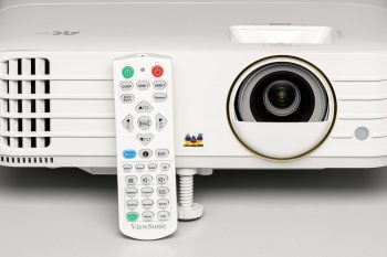 Fernbedienung des ViewSonic PX748-4K