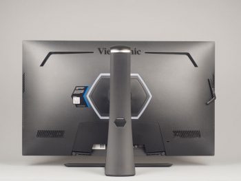 ViewSonic XG320Q in der niedrigsten Stellung von hinten