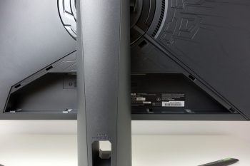 Displayrückseite ohne Abdeckung für die Anschlüsse
