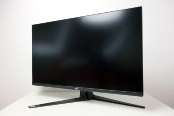 Swivel: Seitliche Drehfunktion des ASUS PG32UQ