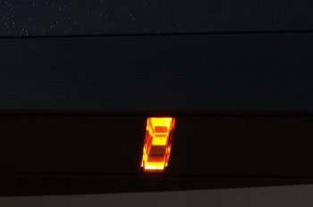 Orange leuchtende Power-LED im Ruhemodus