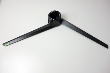 Dreibein-Standfuß aus Metall beim ASUS PG32UQ