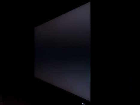 Glow vom IPS-Panel des MSI Optix MPG321QRFDE-QD