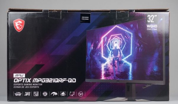 Dunkel gehaltener Motivkarton des MSI Optix MPG321QRFDE-QD