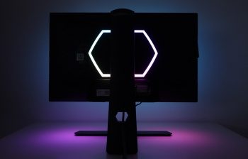 RGB-LED-Beleuchtung auf der Gehäuserück- und -unterseite