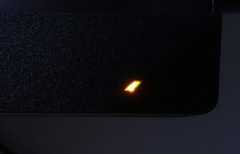 Im Ruhemodus wechselt die Farbe auf Orange