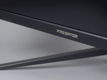 Das Predator-Logo ist mittig aufgebracht