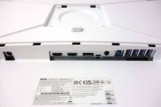 DisplayPort, 2 x HDMI, 4 x USB 3.0 und ein Kopfhörerausgang