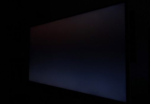 Aufhellungen dunkler Tonwerte aus dem Winkel beim BenQ EX3210U