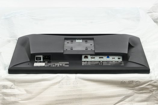 Display-Rückseite des Eizo EV2490 zu Beginn der Montage