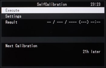 Menü (OSD): SelfCalibration