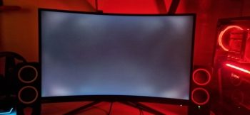 Backlight-Bleeding bei normaler Belichtung