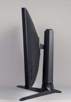 ASUS XG32UQ: Maximaler Neigungswinkel nach vorn