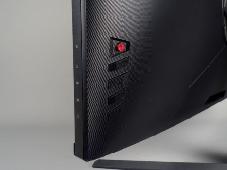 Altbewährtes Bedienkonzept mit 5-Wege Joystick und vier analogen Tasten