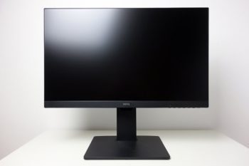 Einheitlich in Schwarz präsentiert sich der BenQ BL2785TC