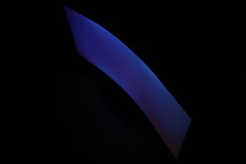 Glow-Effekt des VA-Panels von schräg oben