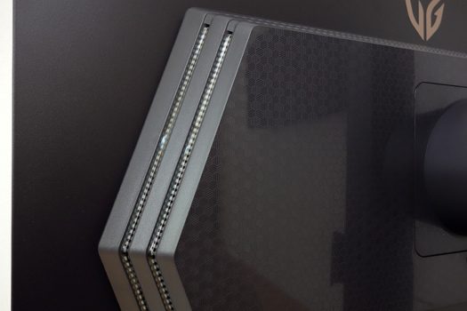 Unterschiedliche Oberflächenbeschaffenheit der Displaygehäuserückseite