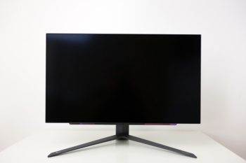 11,5 cm hoch steht das Display in der niedrigsten Position