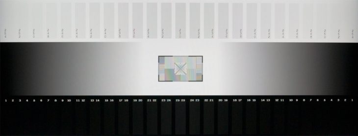 Graustufen und -verlauf vom IPS-Panel des Samsung S27B800PXU