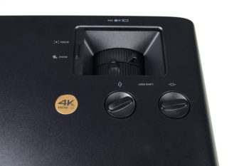 Regler für Zoom, Fokus, Lens-Shift h/v