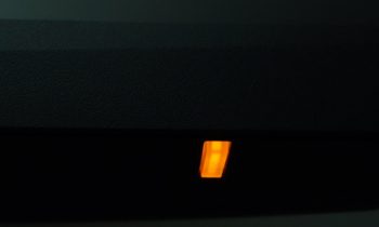 Ist der Monitor im Ruhemodus, leuchtet die Betriebsanzeige (LED) orange