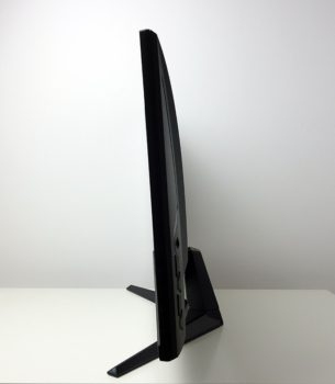 Die Display-Neigung ist als Einziges einstellbar: 5 Grad nach unten …