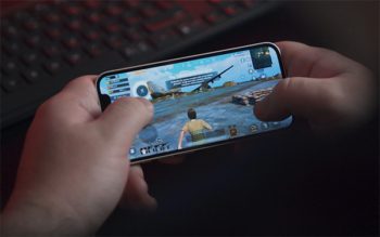 Gaming auf dem Smartphone (Bild: Onur Binay)