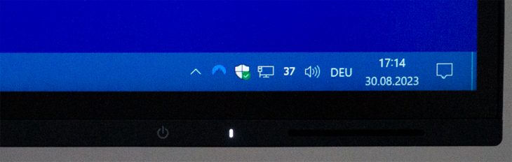 Weiß leuchtende LED im Betriebsmodus