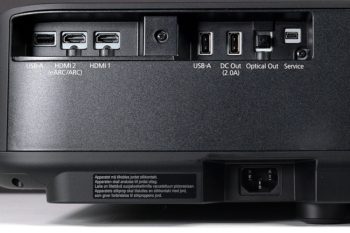 Anschlüsse des Epson EH-LS650B