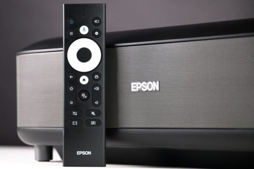 Fernbedienung vor Epson EH-LS650B