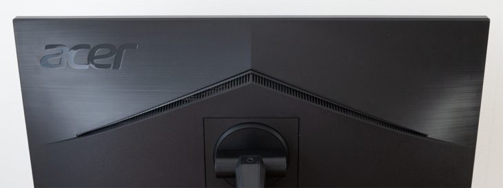 Acer-Logo in Hochglanzoptik und Lüftungsschlitze auf der Rückseite