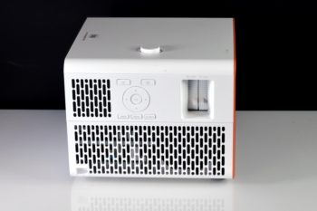 BenQ X3000i Ansicht rechts