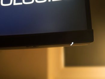 Betriebs-LED auf der rechten Seite