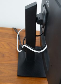 Die Kabelklemme hat Platz für etwa vier Kabel