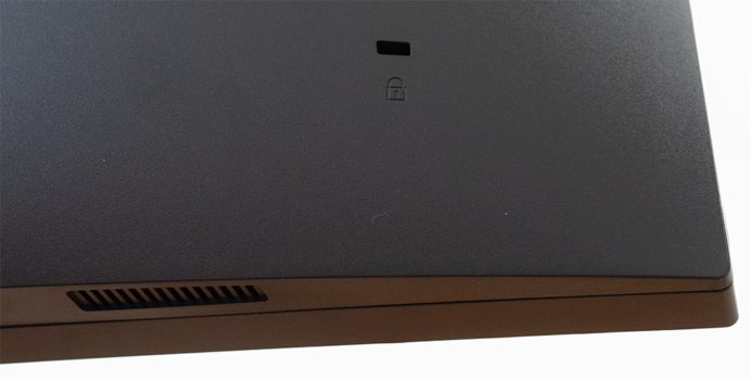 Lautsprecher unterhalb des Displayrahmens
