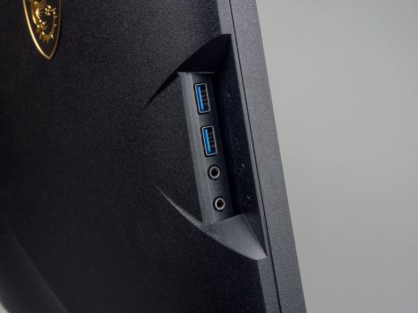 Seitlicher USB-Hub ist gut erreichbar