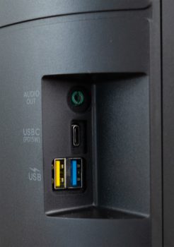 Seitliche Anschlüsse