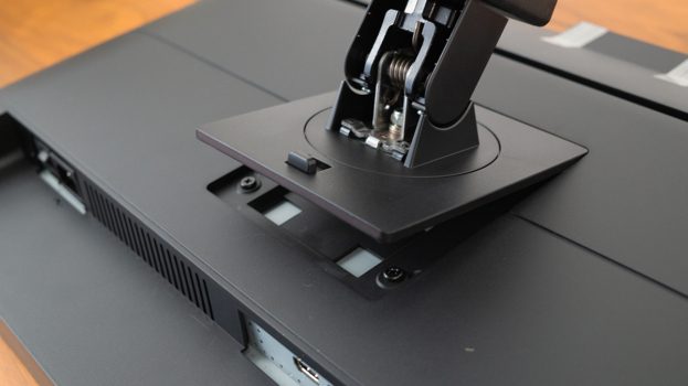 Verbindung von Standbein und Display