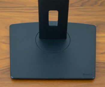 Monitorstandfuß mit integrierter Drehfunktion für einen sicheren Halt
