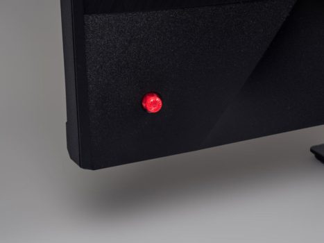 Über den 5-Wege-Joystick wird das OSD-Menü gesteuert
