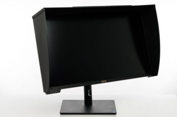 Lichtschutzblende: Monitor Ansicht Drehung nach rechts