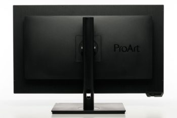 ASUS PA32UCXR: Ansicht hinten in der niedrigsten Stellung