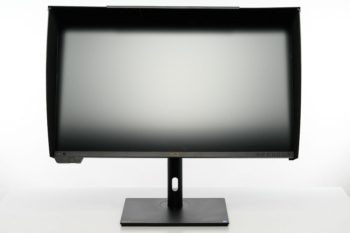 Lichtschutzblende: Monitor Ansicht vorn in der höchsten Stellung