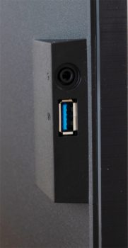 Weitere Anschlüsse seitlich links am Displaygehäuse